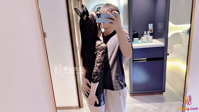 18yo Asian Amateur Teen Creampie - Chinese teen slits get filled with cum in this creampie sex