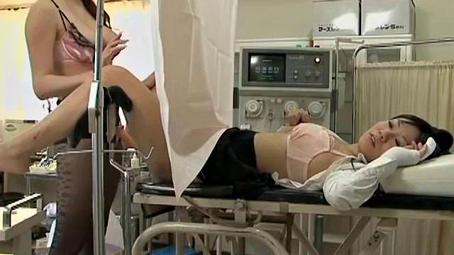Lezbiyen jinekolog (röntgenci) (Japonca) (kayış-on): Büyük Göğüsler, Asya ve Oyuncak Porno