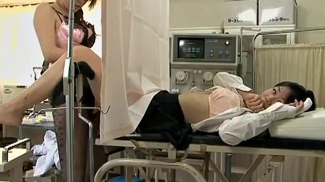 Lesbijka ginekolog (Voyeur) (japoński) (pasek): duże cycki, azjatyckie i zabawkowe porno