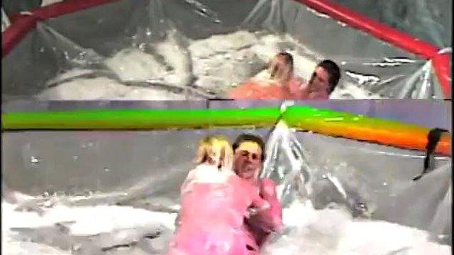Battlegirls - Daisy vs. Nikita in Shampoo: Blonde, Vintage & Wrestling Porn