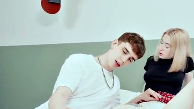 Teen spreads ass for rough anal penetration