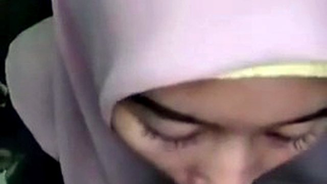 Tesettürlü hatun iyi bir oral seks verir