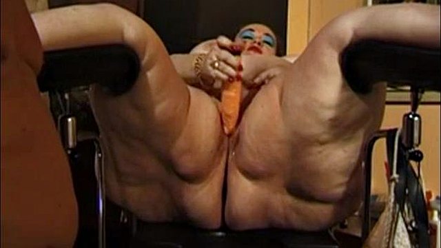 BBW alemán: grandes tetas, gran culo y mamada porno