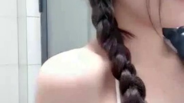 Recommended, G-cup college student, her breasts are so beautiful, [White Rabbit Tangtang] China live broadcast, the fair girl body is actually a top-notch steamed bun (4)