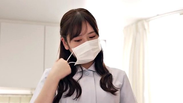 こんなに可愛くて巨乳ナースに癒される