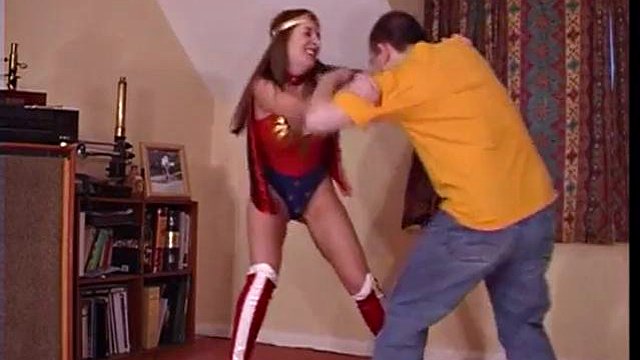 Wonder Woman Facesit: Licking, Babe & Brunette Porn
