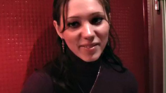 Stunning young girl in real live porn