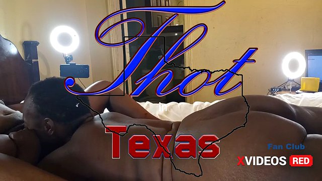 Thot in Texas - Homemade bisexual big booty MILFs eat pussy
