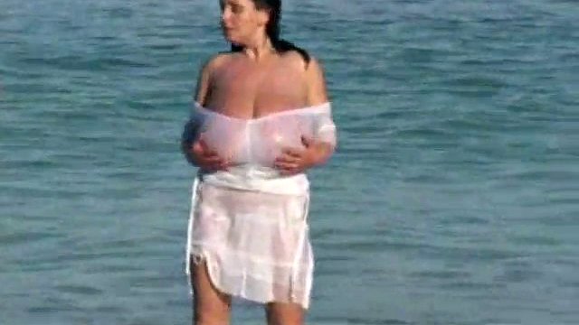 sahilde büyük memeler mv