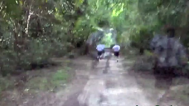 军事 帅哥 室外 asslicking 和 jizzing