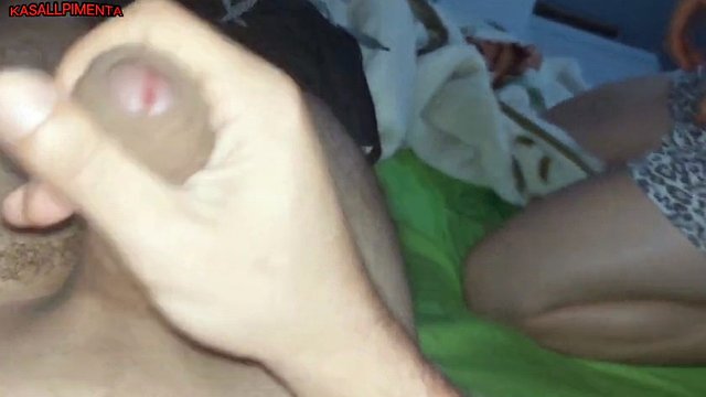 Wife confesses to having been unfaithful in bed so that her husband catches her sending nudes to her boss