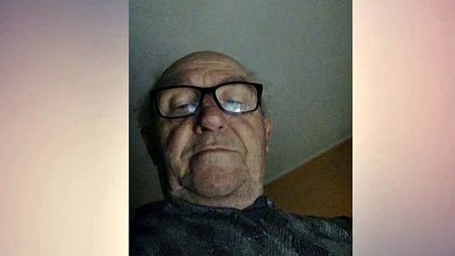 Homem de 69 anos da Itália 30