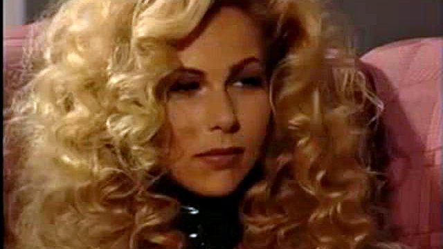 Vintage blond i lateks: cowgirl, cumshot og ansiktsporno
