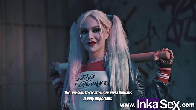 Superman steckt Harley Quinns Schläger in seinen Arsch – Vivian Lola