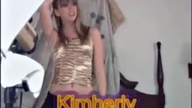 Nalgadas a Kimberly: rubia, fetiche y porno vintage