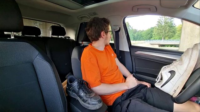 Played with shoes and his dick in the car