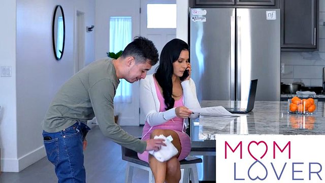 Mature Brunette MILF Jade Greene Fucked and Gagged Just the Way She Like It: Porn
