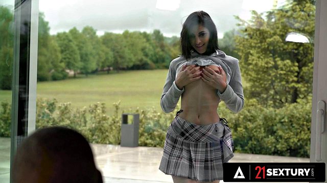 21 SEXTURY - Sarah Cute's Tease Hard DP
